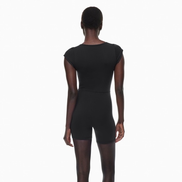 Aritzia Wilfred Free black Theodora short sleeve scoop neck onesie romper - XL - Picture 3 of 8